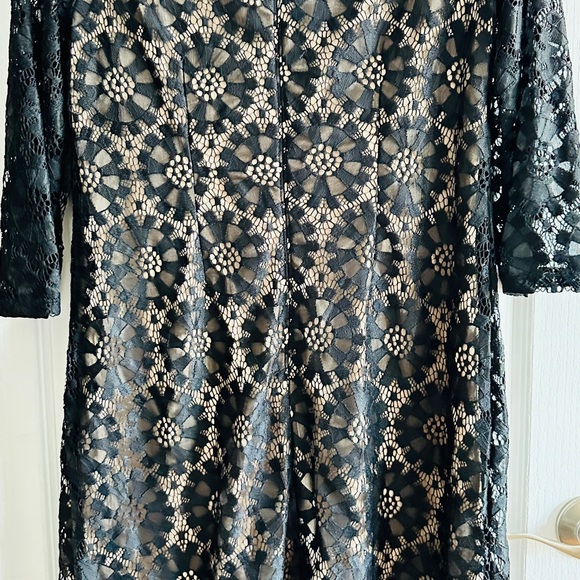 Eliza J beautiful dress. I recently lost weight and it no longer fits me - Picture 1 of 3